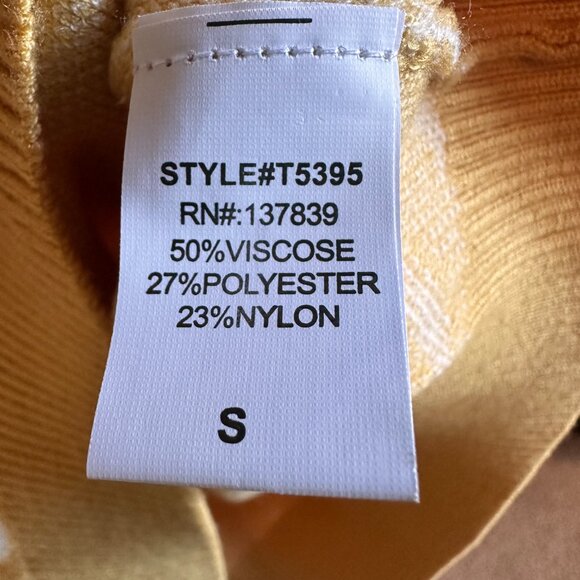 O-19 Debut Smiley Face Sweater, Size Small - Picture 4 of 4